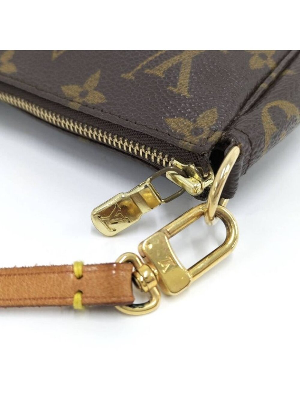 Louis Vuitton Pochette Accessoire Pouch Monogram - Picture 5 of 8